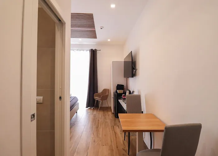 Essenza House Piazza Fiume Гостевой дом 4*