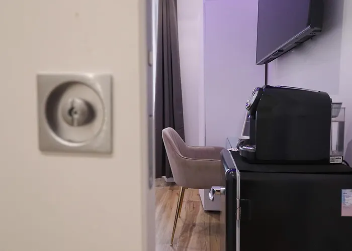 Essenza House Piazza Fiume Гостевой дом 4*
